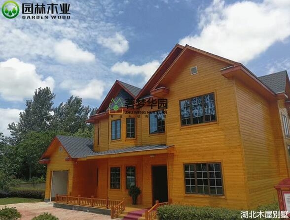 不同建筑風格的防腐木木屋別墅